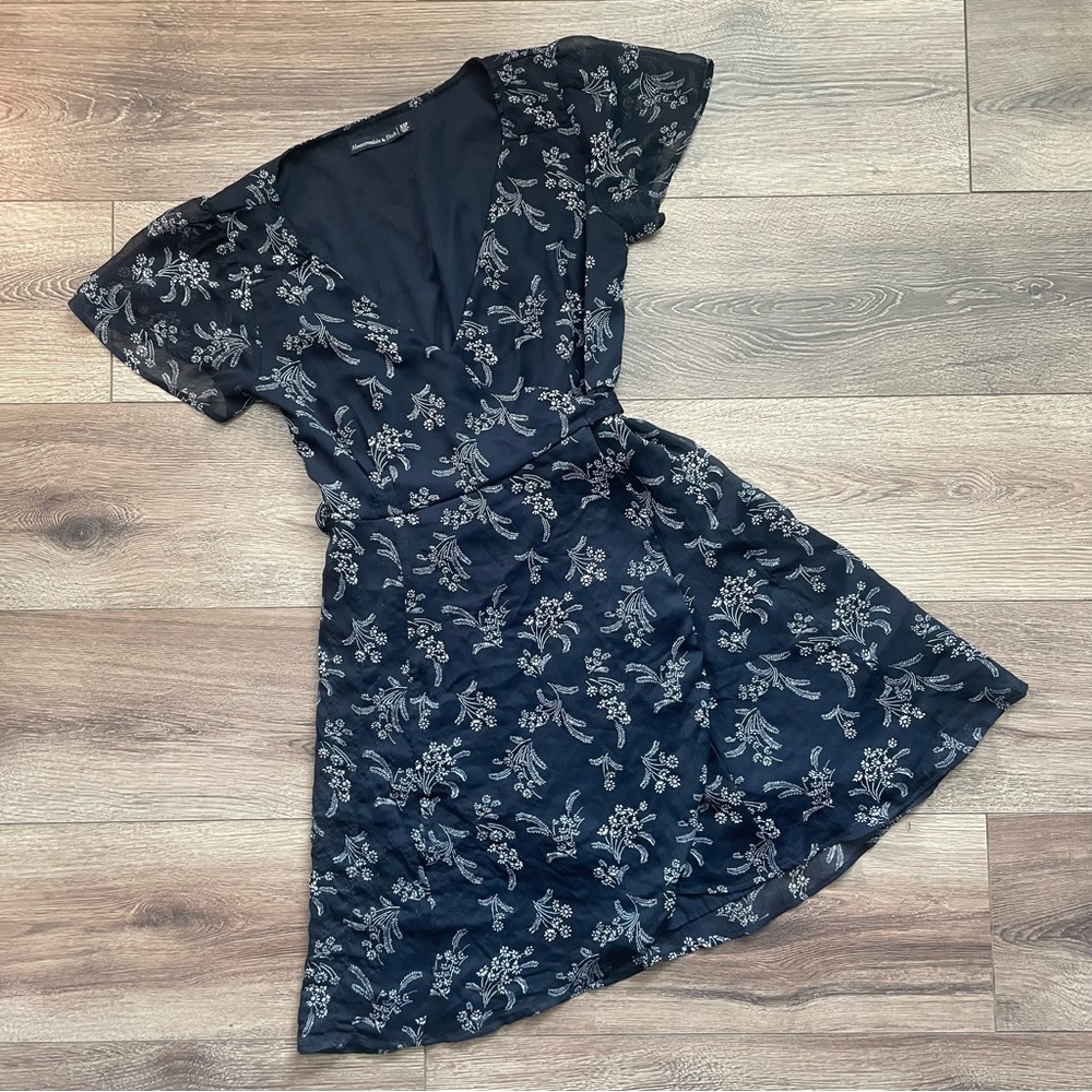 Abercrombie & Fitch Floral Wrap Dress XS